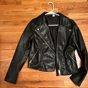 Womens black faux leather jacket size M
